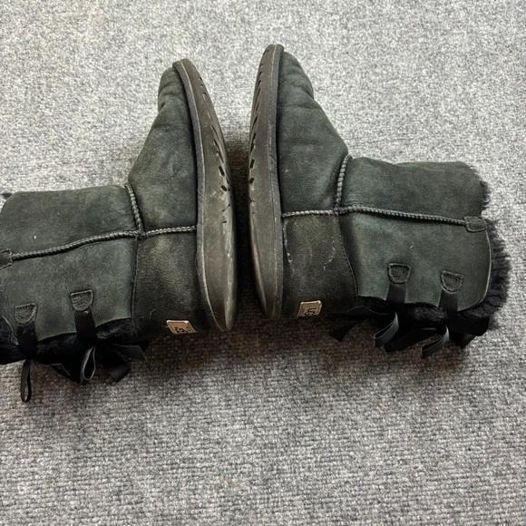UGG Women’s Black Bailey Bow II Boots size: 6 - Picture 3 of 12